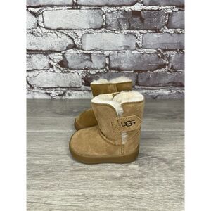 UGG Keelan Tan Brown Suede Sheepskin Lined Boots Toddlers Kids Size 1M US/16EU